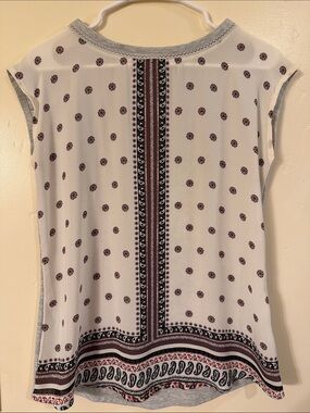 Maurices White Cap-Sleeve Tunic with Brown Paisley Border